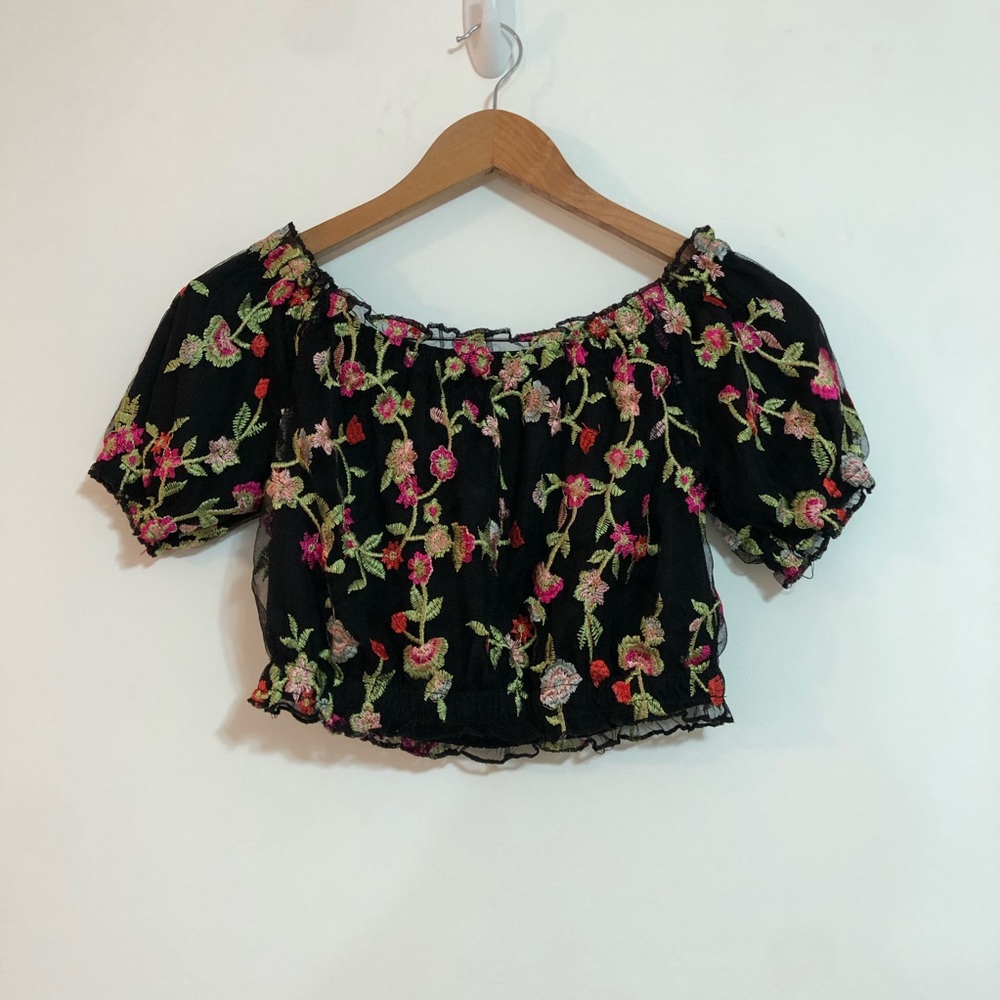 Forever 21 Floral Embroidered Crop Top size Small